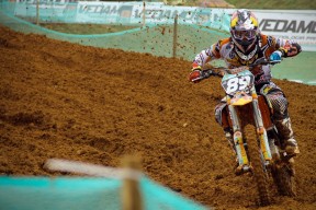 开云体育视频直播-“弯道飞舞：漂移演技的极致展现”，弯道漂移表情包